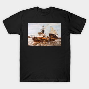 SUN TUG IRONSIDE SWINGING A SHIP TO ENTER WEST INDIA DOCK T-Shirt